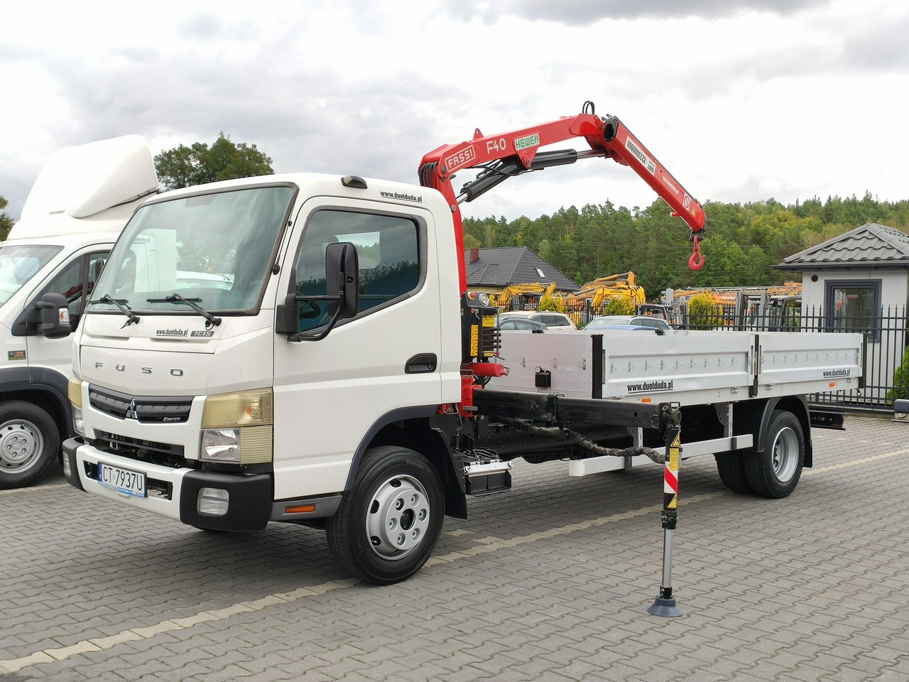 Mitsubishi Canter Fuso 7C15 3.0/150KM HDS FASSI F40 UNIKAT Super Stan !!! - Pritsche LKW, Autokran: das Bild 2 Mitsubishi Canter Fuso 7C15 3.0/150KM HDS FASSI F40 UNIKAT Super Stan !!! - Pritsche LKW, Autokran: das Bild 2