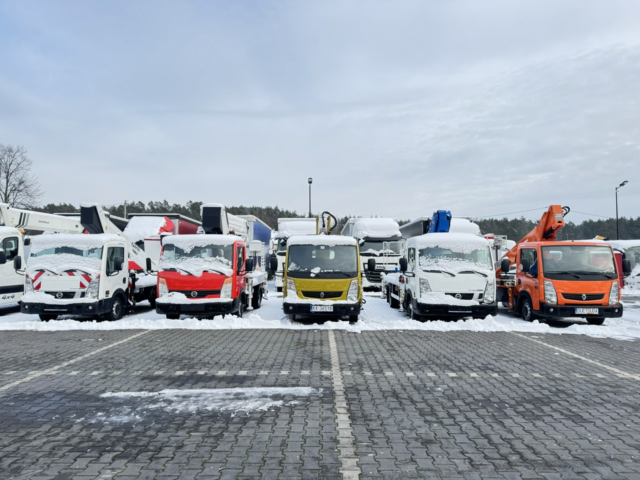 Nissan Cabstar - LKW mit Arbeitsbühne: das Bild 2 Nissan Cabstar - LKW mit Arbeitsbühne: das Bild 2