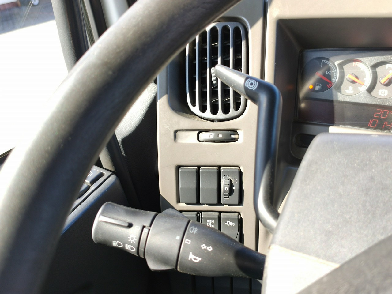Pritsche LKW, Autokran Renault Midlum 180.240DXI + HDS HYVA HB170E2 Udzwig 3.6Tony: das Bild 23