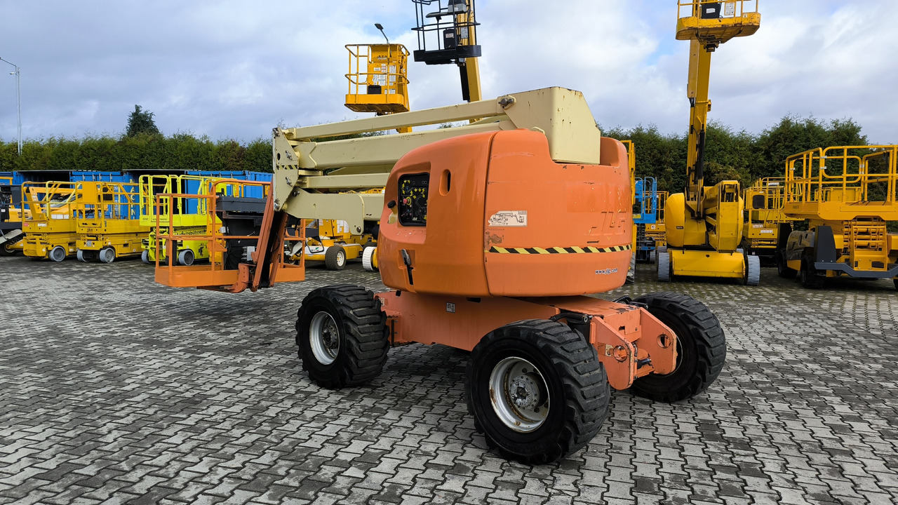 JLG 450 AJ - Gelenkarmbühne: das Bild 1 JLG 450 AJ - Gelenkarmbühne: das Bild 1