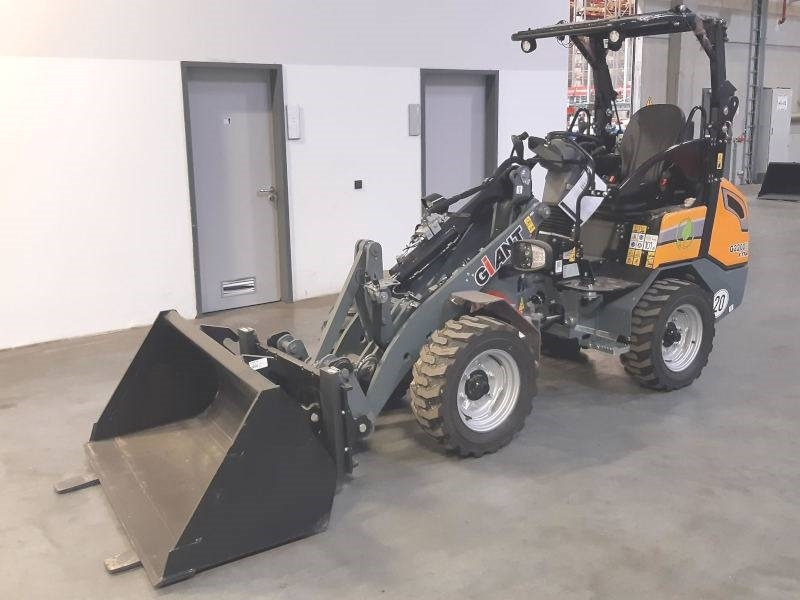 Giant G 2200 E X-Tra Elektro / electric - Kompaktlader: das Bild 2 Giant G 2200 E X-Tra Elektro / electric - Kompaktlader: das Bild 2