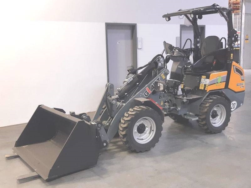 Giant G 2200 E X-Tra Elektro / electric - Kompaktlader: das Bild 2 Giant G 2200 E X-Tra Elektro / electric - Kompaktlader: das Bild 2