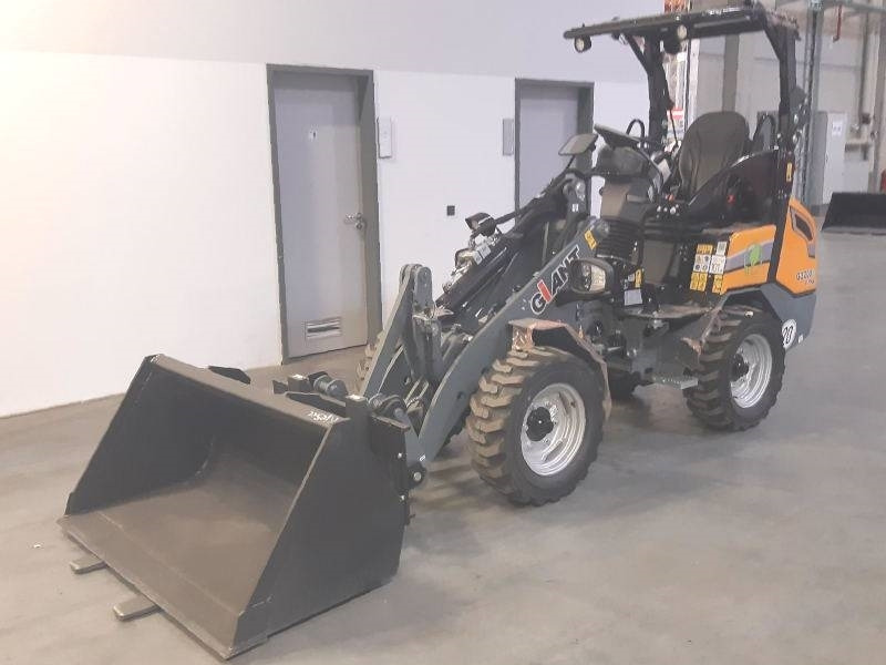 Giant G 2200 E X-Tra Elektro / electric - Kompaktlader: das Bild 2 Giant G 2200 E X-Tra Elektro / electric - Kompaktlader: das Bild 2
