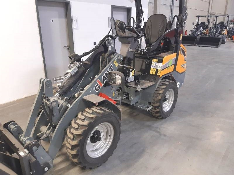 Giant G 2200 E X-Tra Elektro / electric - Kompaktlader: das Bild 4 Giant G 2200 E X-Tra Elektro / electric - Kompaktlader: das Bild 4