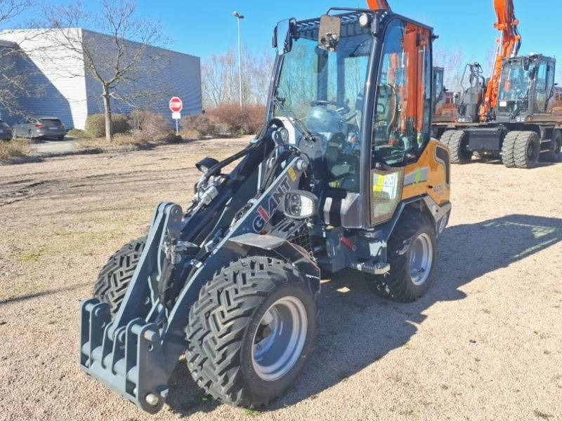 Giant G 2700 E X-Tra Elektro / electric - Kompaktlader: das Bild 2 Giant G 2700 E X-Tra Elektro / electric - Kompaktlader: das Bild 2