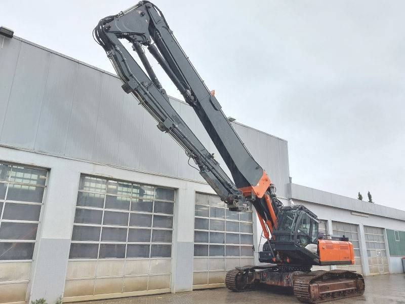 Hitachi KTEG KMC400P-6 - Abrissbagger: das Bild 2 Hitachi KTEG KMC400P-6 - Abrissbagger: das Bild 2