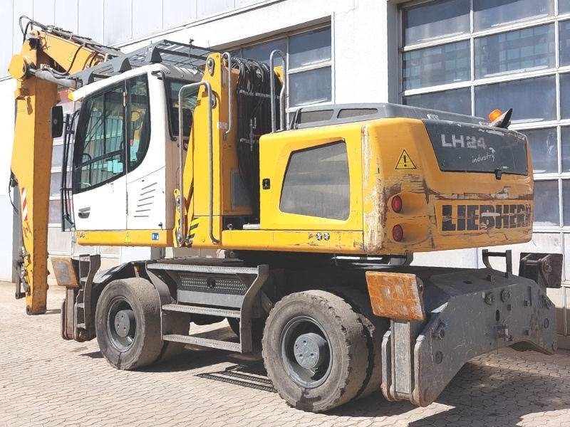Liebherr LH 24 - Umschlagbagger: das Bild 3 Liebherr LH 24 - Umschlagbagger: das Bild 3