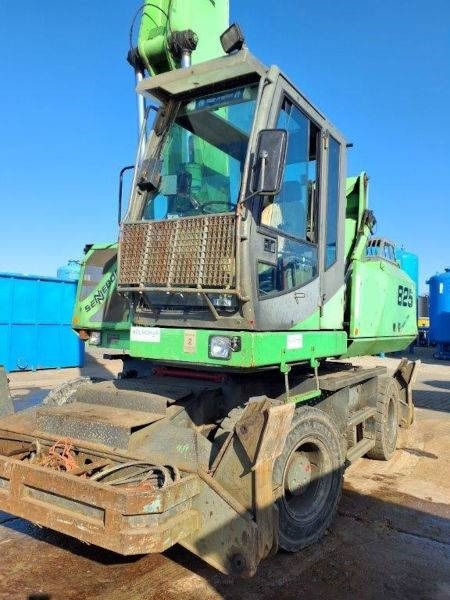 Sennebogen 825 - Umschlagbagger: das Bild 2 Sennebogen 825 - Umschlagbagger: das Bild 2