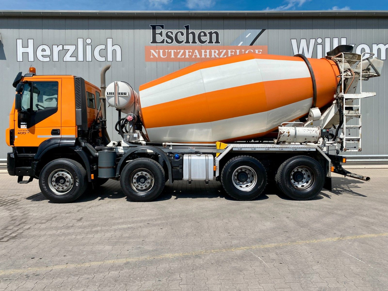 Iveco Trakker AD 340 TB 400/8x4 | 9m³ Liebherr*Navi*AC - Fahrmischer: das Bild 2 Iveco Trakker AD 340 TB 400/8x4 | 9m³ Liebherr*Navi*AC - Fahrmischer: das Bild 2