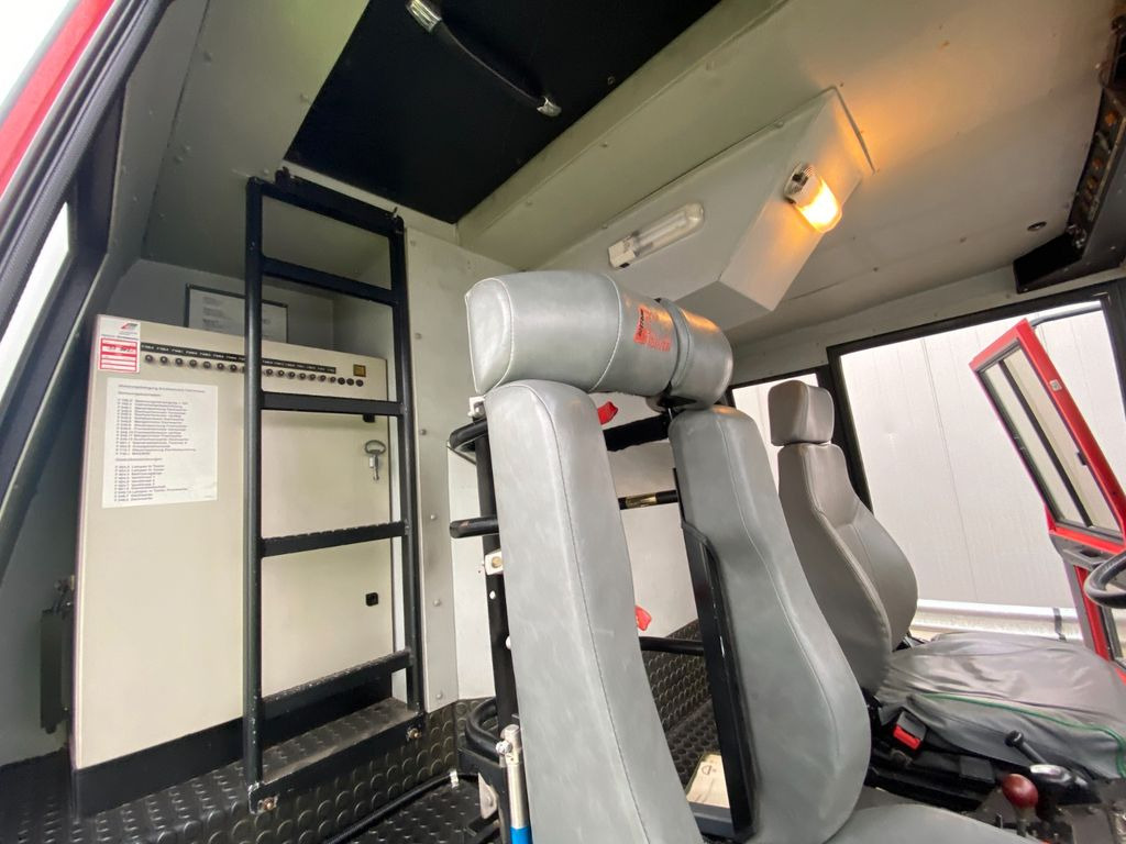 LKW MAN 38.000 VFAEG 8x8 Flugfeldlöschfahrzeug | Ziegler: das Bild 15