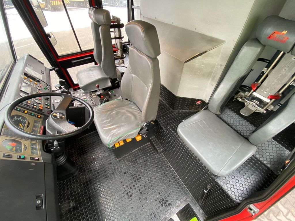 LKW MAN 38.000 VFAEG 8x8 Flugfeldlöschfahrzeug | Ziegler: das Bild 13