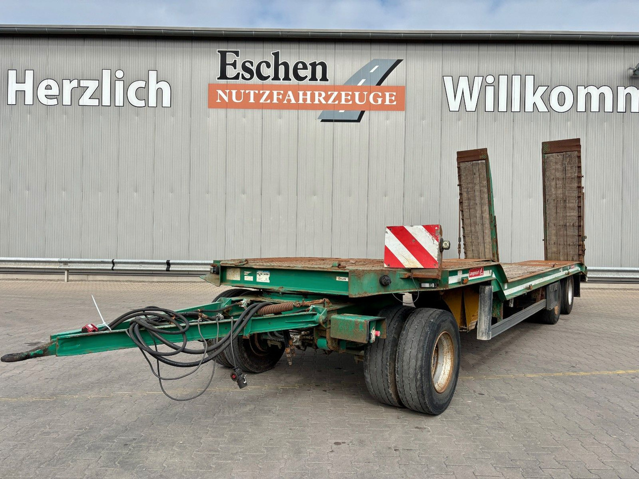 Langendorf Anhänger | hydraulische Rampen*Blatt*BPW-Achsen - Tieflader Anhänger: das Bild 1 Langendorf Anhänger | hydraulische Rampen*Blatt*BPW-Achsen - Tieflader Anhänger: das Bild 1