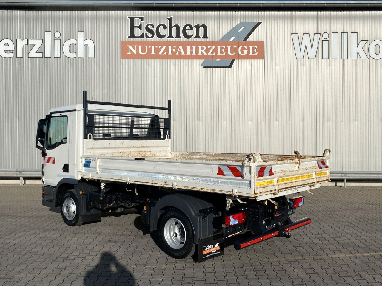 MAN TGL 8.220 BB | MEILLER*3xSitze*Klima*Navi*2x AHK - Kipper Transporter: das Bild 4 MAN TGL 8.220 BB | MEILLER*3xSitze*Klima*Navi*2x AHK - Kipper Transporter: das Bild 4