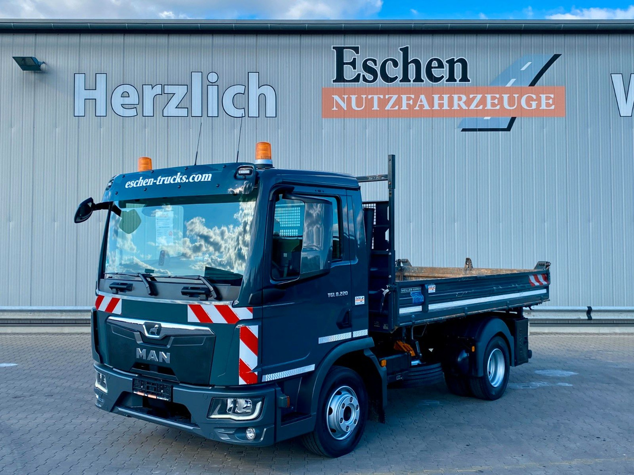MAN TGS 8.220 BB| MEILLER*3x Sitze*Navi*2x AHK*Klima - Kipper Transporter: das Bild 1 MAN TGS 8.220 BB| MEILLER*3x Sitze*Navi*2x AHK*Klima - Kipper Transporter: das Bild 1