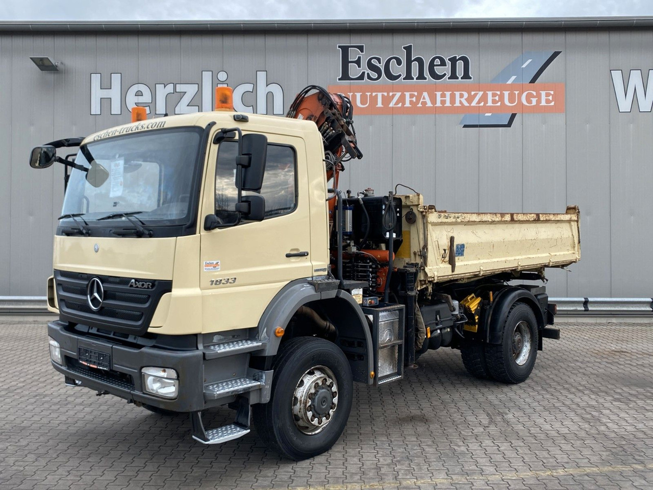 Mercedes-Benz 1833 4x4 Axor | Atlas 105.2-A2*Funk*AHK*3 Sitze - Kipper, Autokran: das Bild 1 Mercedes-Benz 1833 4x4 Axor | Atlas 105.2-A2*Funk*AHK*3 Sitze - Kipper, Autokran: das Bild 1