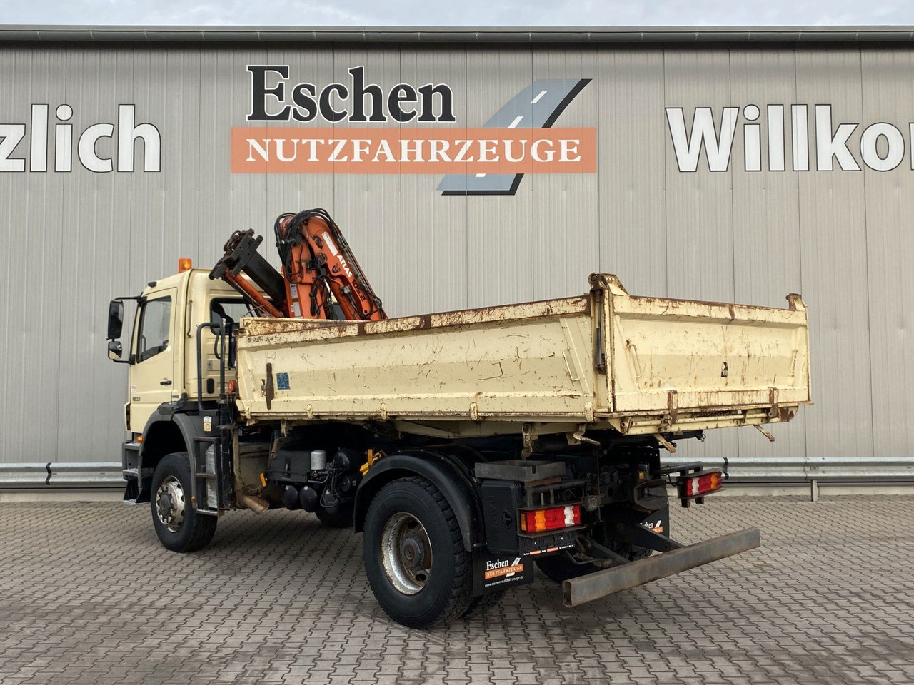 Mercedes-Benz 1833 4x4 Axor | Atlas 105.2-A2*Funk*AHK*3 Sitze - Kipper, Autokran: das Bild 4 Mercedes-Benz 1833 4x4 Axor | Atlas 105.2-A2*Funk*AHK*3 Sitze - Kipper, Autokran: das Bild 4