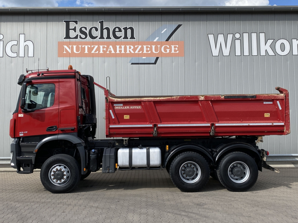 Mercedes-Benz 3345 6x6 - Kipper: das Bild 3 Mercedes-Benz 3345 6x6 - Kipper: das Bild 3