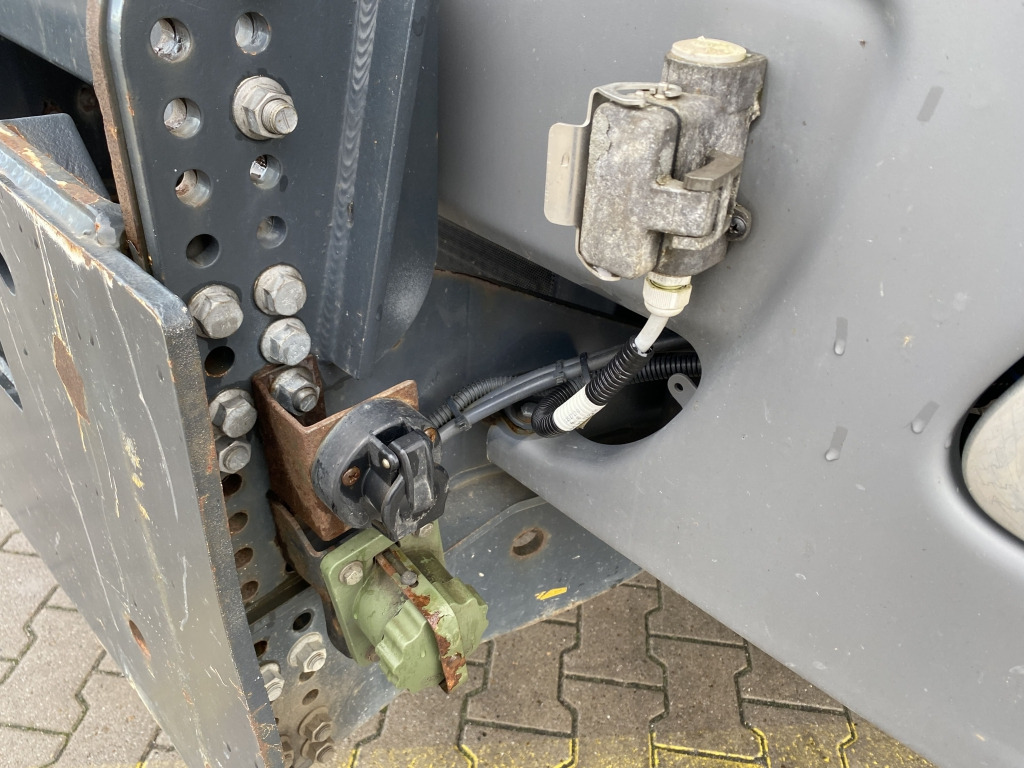 Mercedes-Benz 3346 AK 6x6 - Kipper: das Bild 3 Mercedes-Benz 3346 AK 6x6 - Kipper: das Bild 3