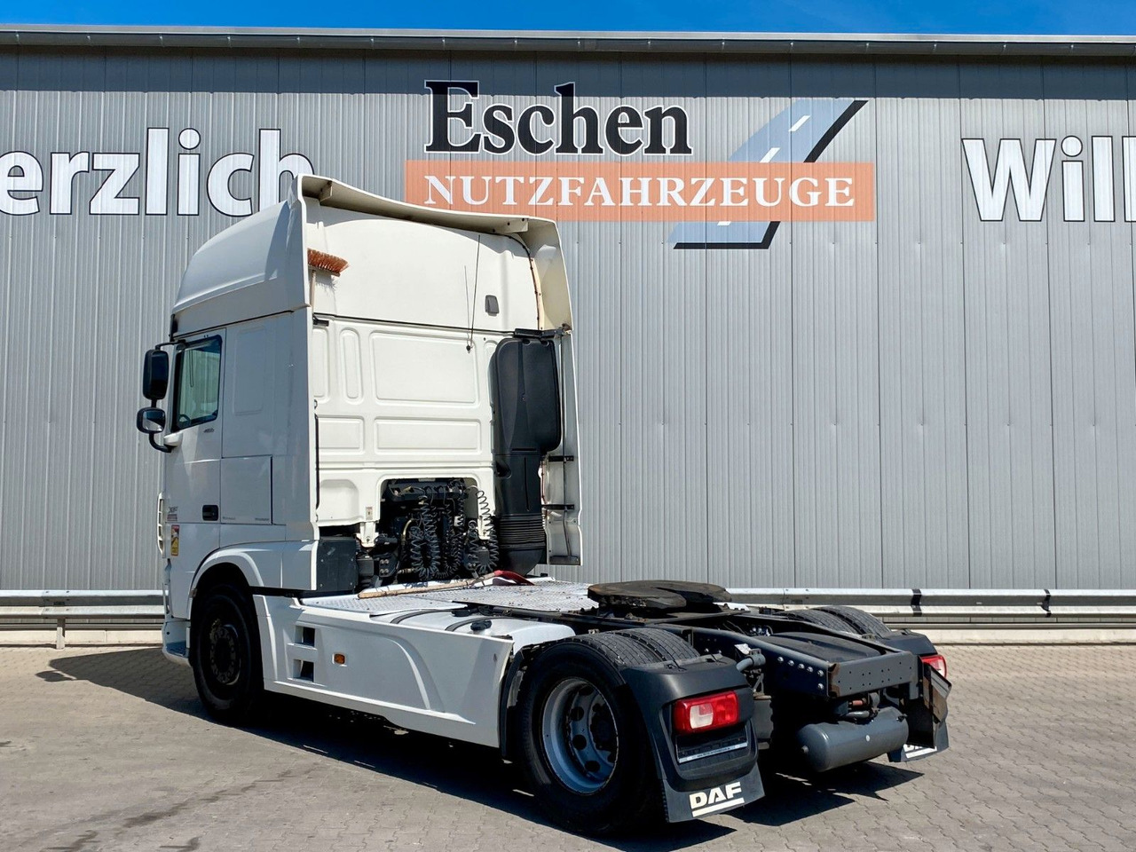 DAF XF 460 Super Space Cab | Klima*Vollspoiler - Sattelzugmaschine: das Bild 3 DAF XF 460 Super Space Cab | Klima*Vollspoiler - Sattelzugmaschine: das Bild 3