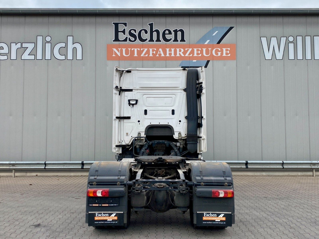 Mercedes-Benz 1843 Actros | 2x Hydraulik*Navi*Klima*1.Hand*ALU - Sattelzugmaschine: das Bild 4 Mercedes-Benz 1843 Actros | 2x Hydraulik*Navi*Klima*1.Hand*ALU - Sattelzugmaschine: das Bild 4