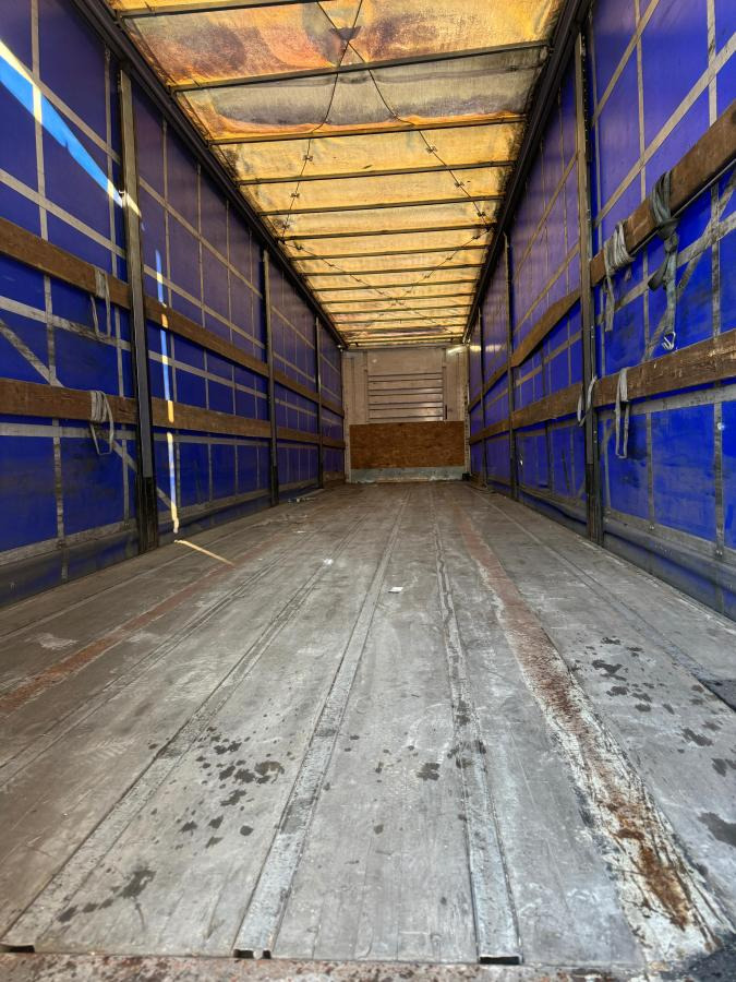 Fruehauf - Planenauflieger: das Bild 2 Fruehauf - Planenauflieger: das Bild 2