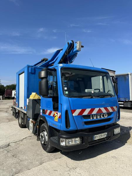 Iveco Eurocargo 100E18 - LKW mit Arbeitsbühne: das Bild 1 Iveco Eurocargo 100E18 - LKW mit Arbeitsbühne: das Bild 1