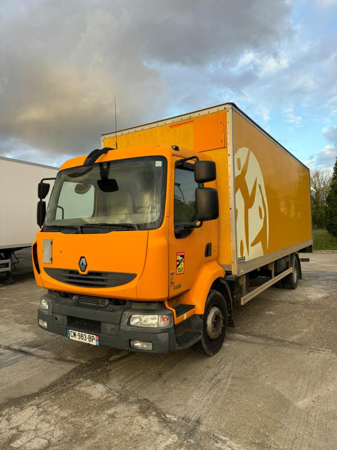 Renault Midlum 220 - Koffer LKW: das Bild 2 Renault Midlum 220 - Koffer LKW: das Bild 2