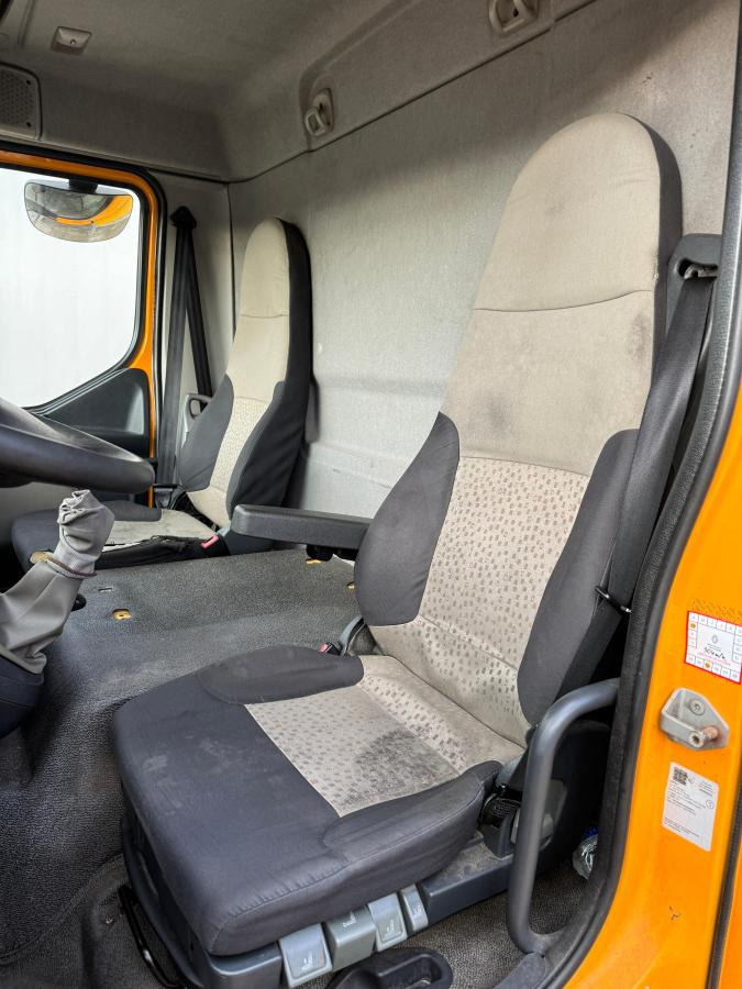Renault Midlum 220 - Koffer LKW: das Bild 4 Renault Midlum 220 - Koffer LKW: das Bild 4