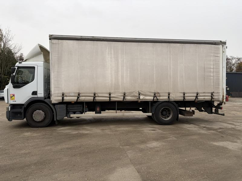 Renault Midlum 280 - Plane LKW: das Bild 2 Renault Midlum 280 - Plane LKW: das Bild 2