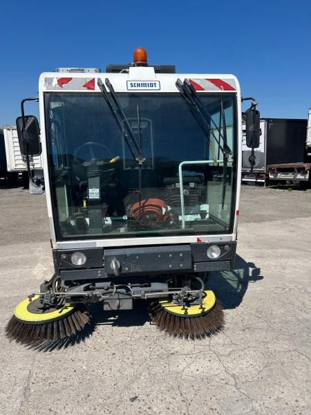 Schmidt Clingo 500 Compact 400 - Kehrmaschine: das Bild 2 Schmidt Clingo 500 Compact 400 - Kehrmaschine: das Bild 2