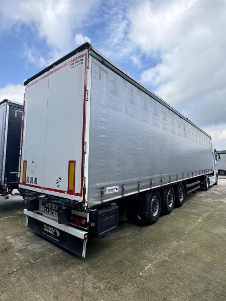 Schmitz Cargobull - Planenauflieger: das Bild 2 Schmitz Cargobull - Planenauflieger: das Bild 2