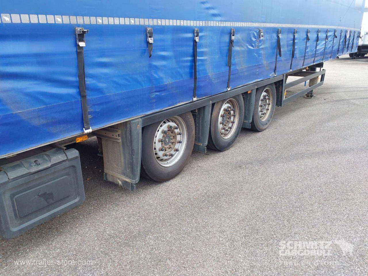 SCHMITZ Curtainsider Mega - Planenauflieger: das Bild 2 SCHMITZ Curtainsider Mega - Planenauflieger: das Bild 2