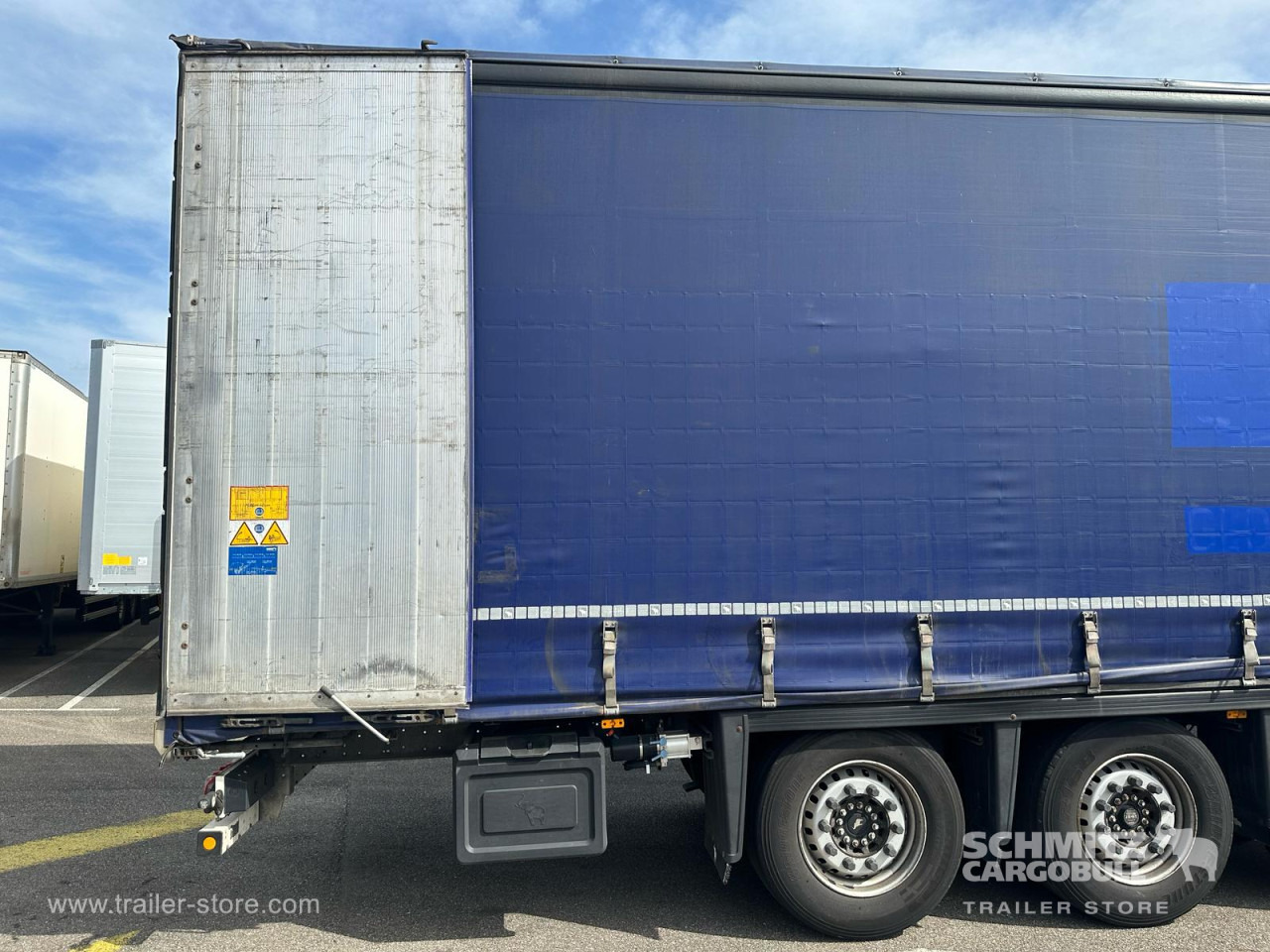 Planenauflieger SCHMITZ Curtainsider Mega: das Bild 6