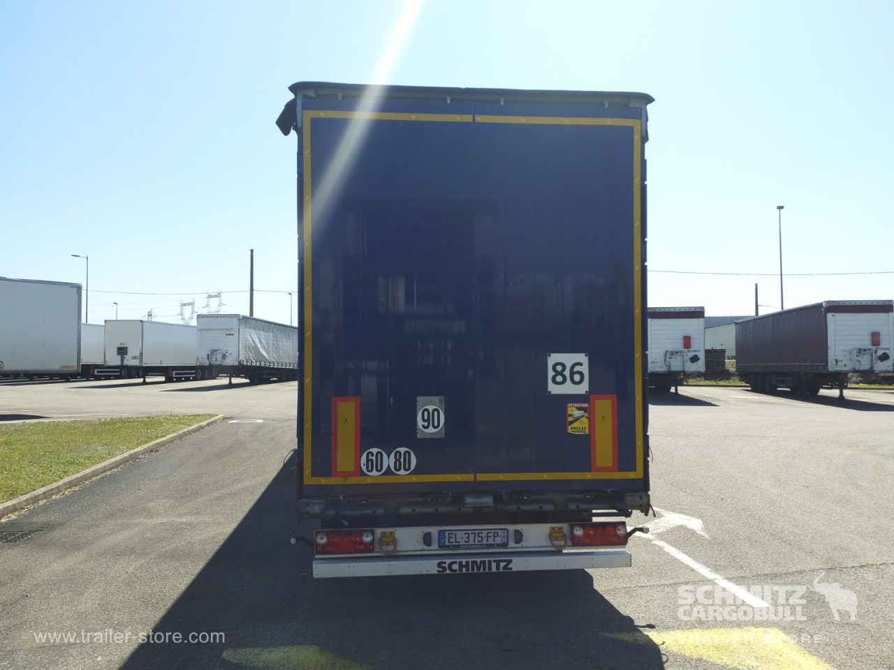Planenauflieger SCHMITZ Curtainsider Mega: das Bild 11