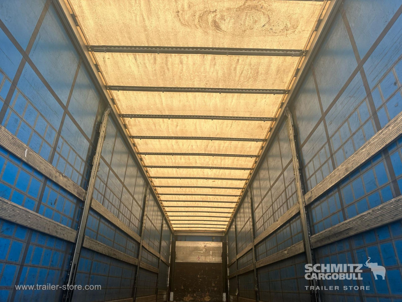 SCHMITZ Curtainsider Standard - Planenauflieger: das Bild 4 SCHMITZ Curtainsider Standard - Planenauflieger: das Bild 4