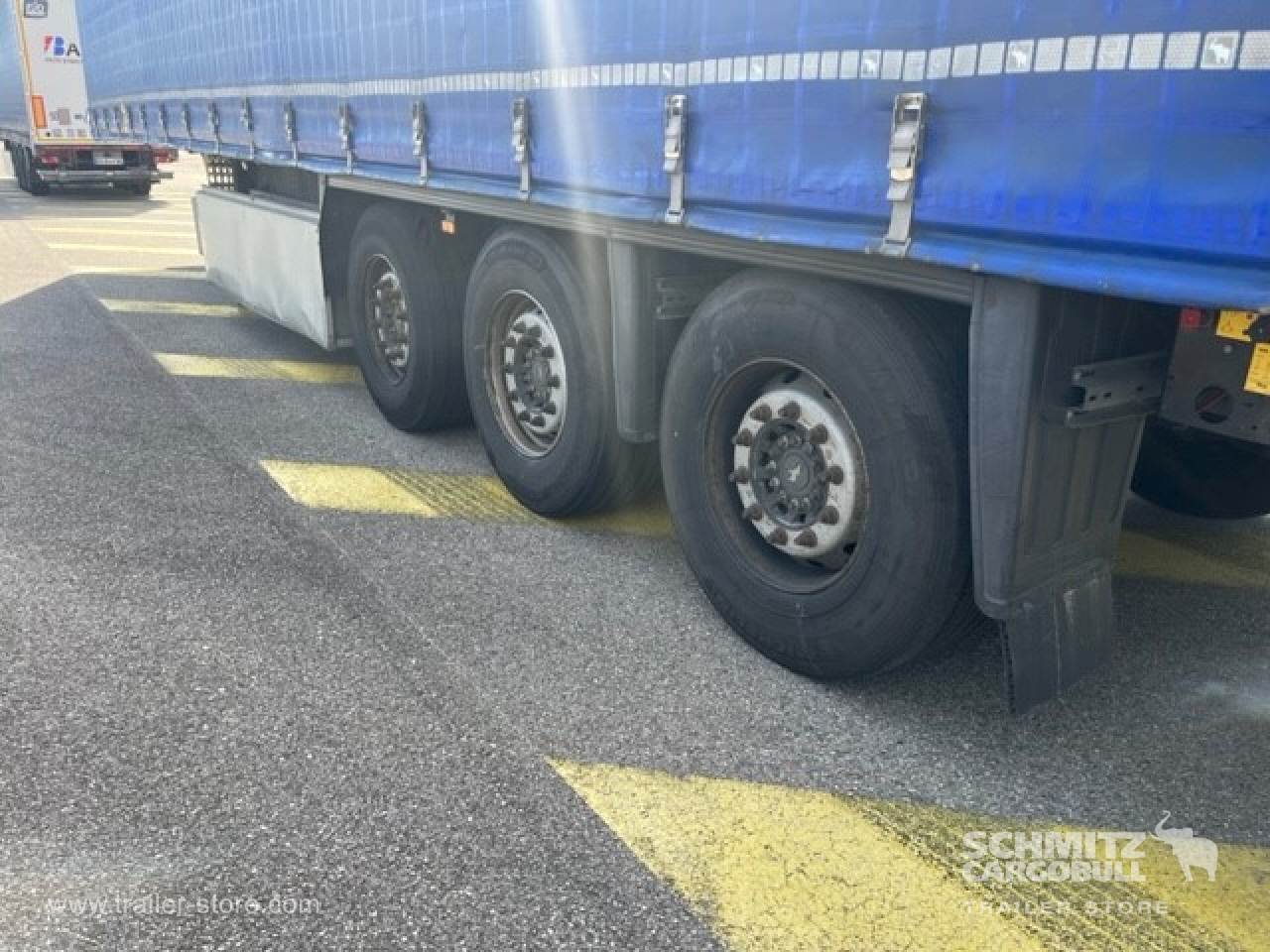 SCHMITZ Curtainsider Standard - Planenauflieger: das Bild 4 SCHMITZ Curtainsider Standard - Planenauflieger: das Bild 4