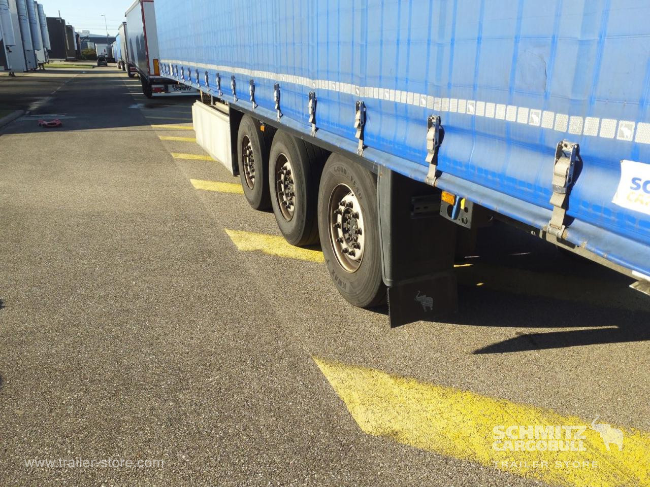 SCHMITZ Curtainsider Standard - Planenauflieger: das Bild 4 SCHMITZ Curtainsider Standard - Planenauflieger: das Bild 4