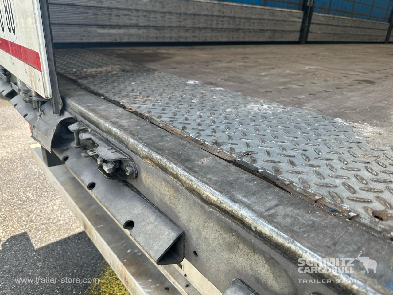 SCHMITZ Curtainsider Standard - Planenauflieger: das Bild 4 SCHMITZ Curtainsider Standard - Planenauflieger: das Bild 4