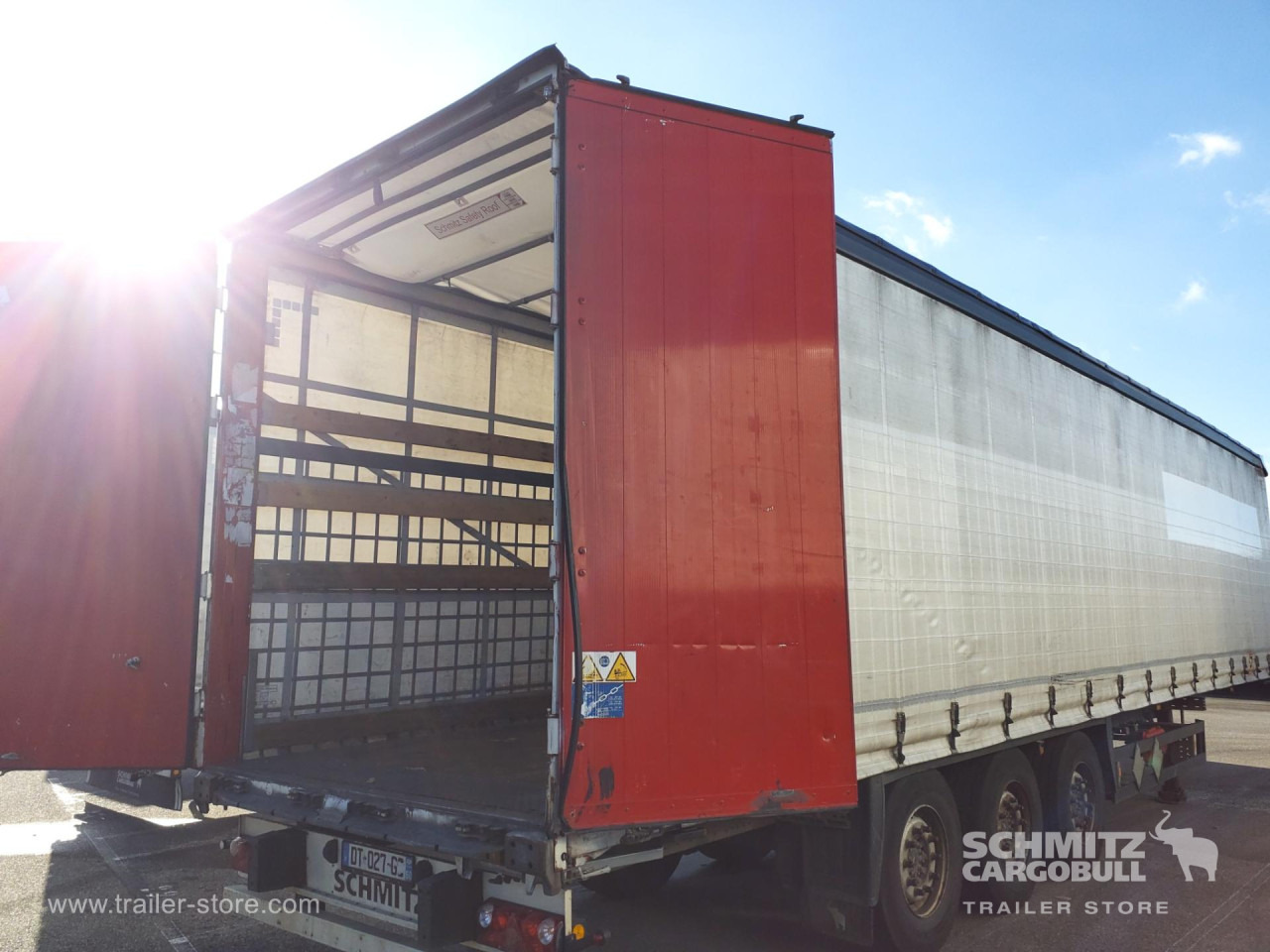 SCHMITZ Curtainsider Standard - Planenauflieger: das Bild 2 SCHMITZ Curtainsider Standard - Planenauflieger: das Bild 2