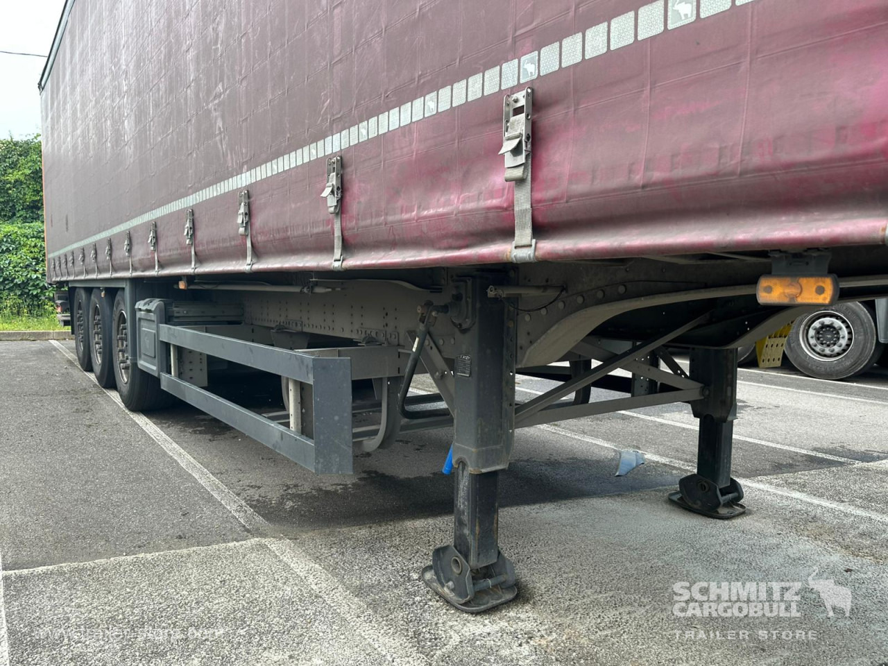 SCHMITZ Curtainsider Standard Taillift - Planenauflieger: das Bild 2 SCHMITZ Curtainsider Standard Taillift - Planenauflieger: das Bild 2