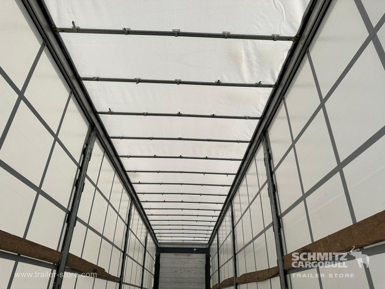SCHMITZ Curtainsider Standard Taillift - Planenauflieger: das Bild 5 SCHMITZ Curtainsider Standard Taillift - Planenauflieger: das Bild 5