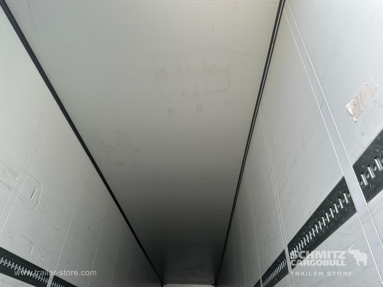 SCHMITZ Dryfreight Mega - Koffer Auflieger: das Bild 4 SCHMITZ Dryfreight Mega - Koffer Auflieger: das Bild 4