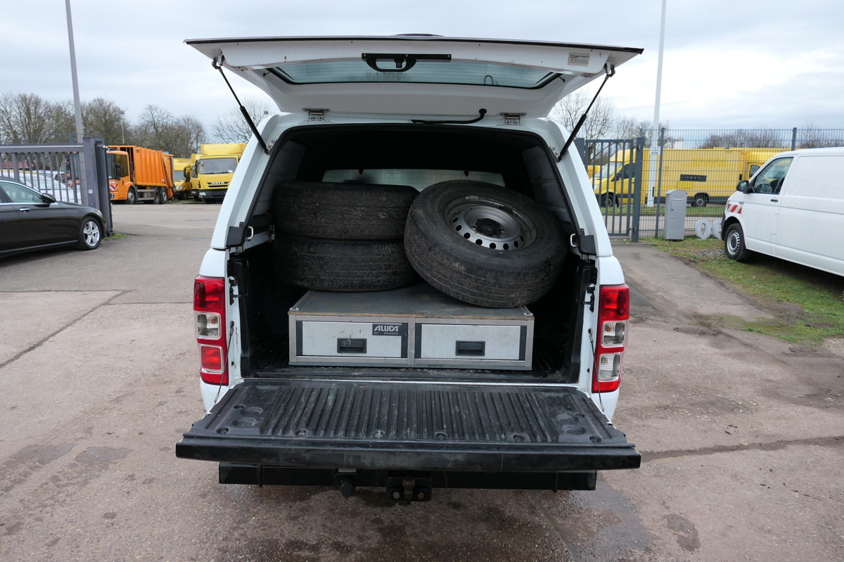 FORD Ranger 2.2 TDCi XL 4x4 DoKa - SUV/ Geländewagen: das Bild 5 FORD Ranger 2.2 TDCi XL 4x4 DoKa - SUV/ Geländewagen: das Bild 5