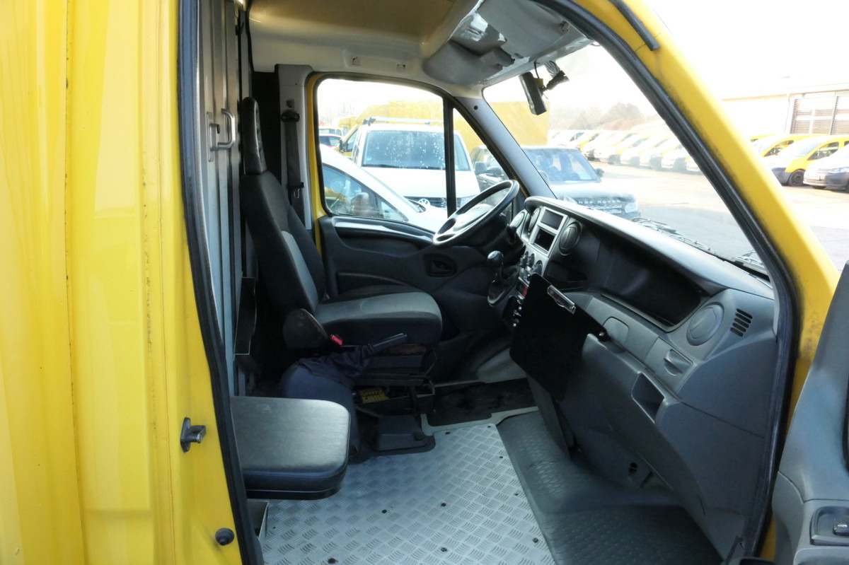 Innenraum Bild 1: Koffer Transporter IVECO Daily 35 S11 C30C AUTOMATIK KAMERA MAXI Regale D