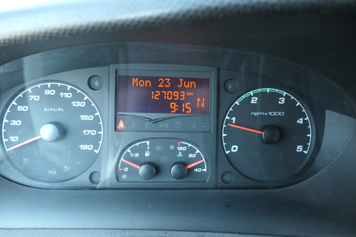 Koffer Transporter IVECO Daily 35 S11 C30C AUTOMATIK KAMERA Regale LUFT D: das Bild 12 Koffer Transporter IVECO Daily 35 S11 C30C AUTOMATIK KAMERA Regale LUFT D: das Bild 12