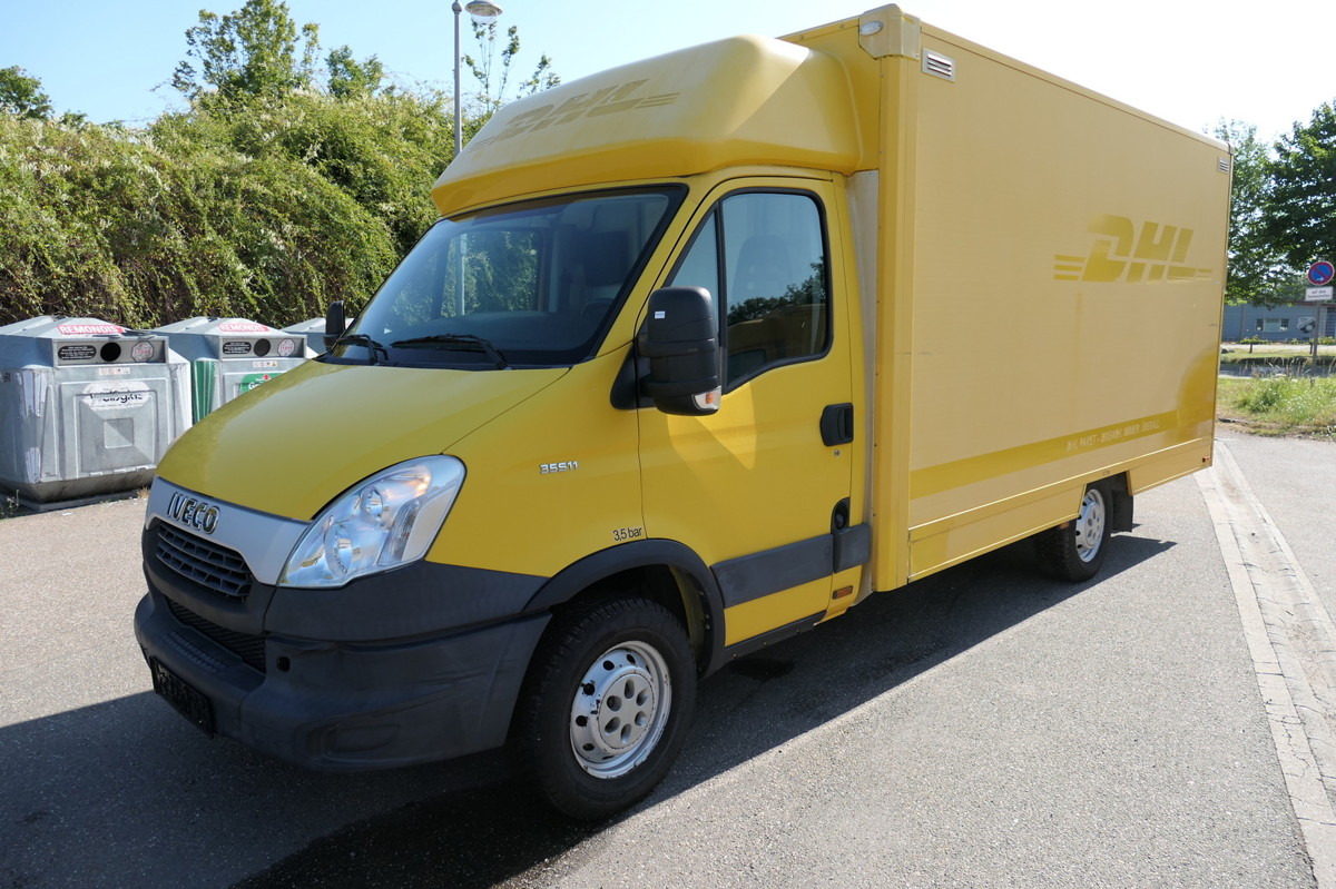IVECO Daily 35 S11 C30C AUTOMATIK KAMERA Regale LUFT D - Koffer Transporter: das Bild 1 IVECO Daily 35 S11 C30C AUTOMATIK KAMERA Regale LUFT D - Koffer Transporter: das Bild 1