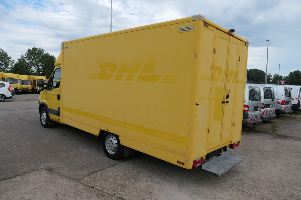 IVECO Daily 35 S11 C30C AUTOMATIK KAMERA Regale LUFT D - Koffer Transporter: das Bild 4 IVECO Daily 35 S11 C30C AUTOMATIK KAMERA Regale LUFT D - Koffer Transporter: das Bild 4