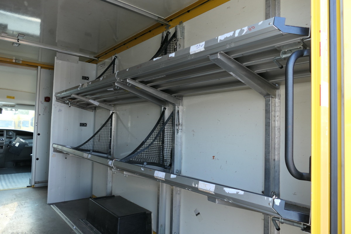 Koffer Transporter IVECO Daily 35 S11 C30C AUTOMATIK KAMERA Regale LUFT D: das Bild 6 Koffer Transporter IVECO Daily 35 S11 C30C AUTOMATIK KAMERA Regale LUFT D: das Bild 6