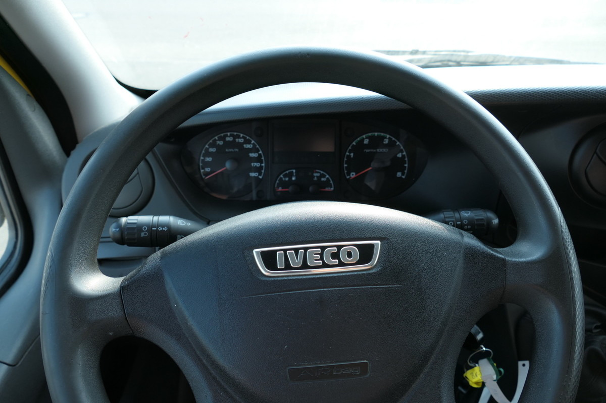 Koffer Transporter IVECO Daily 35 S11 C30C AUTOMATIK KAMERA Regale LUFT D: das Bild 11 Koffer Transporter IVECO Daily 35 S11 C30C AUTOMATIK KAMERA Regale LUFT D: das Bild 11