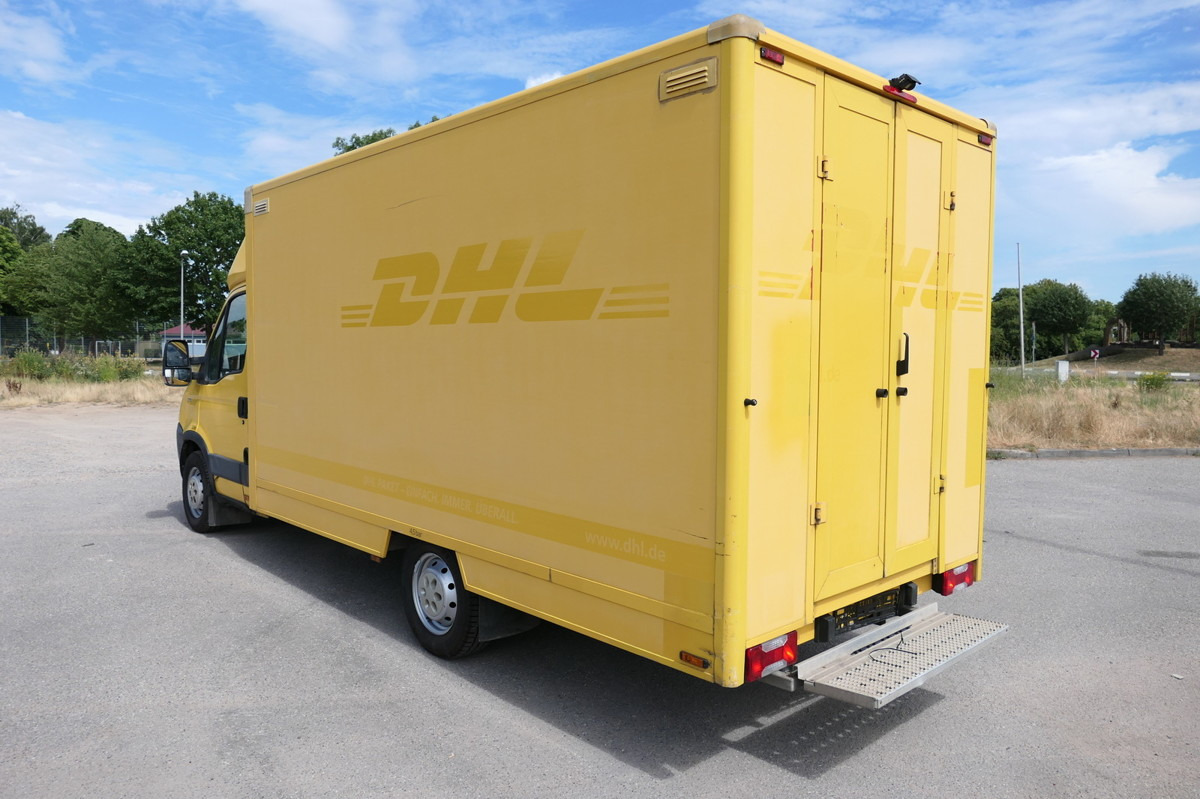 IVECO Daily 35 S11 C30C AUTOMATIK KAMERA Regale LUFT - Koffer Transporter: das Bild 5 IVECO Daily 35 S11 C30C AUTOMATIK KAMERA Regale LUFT - Koffer Transporter: das Bild 5